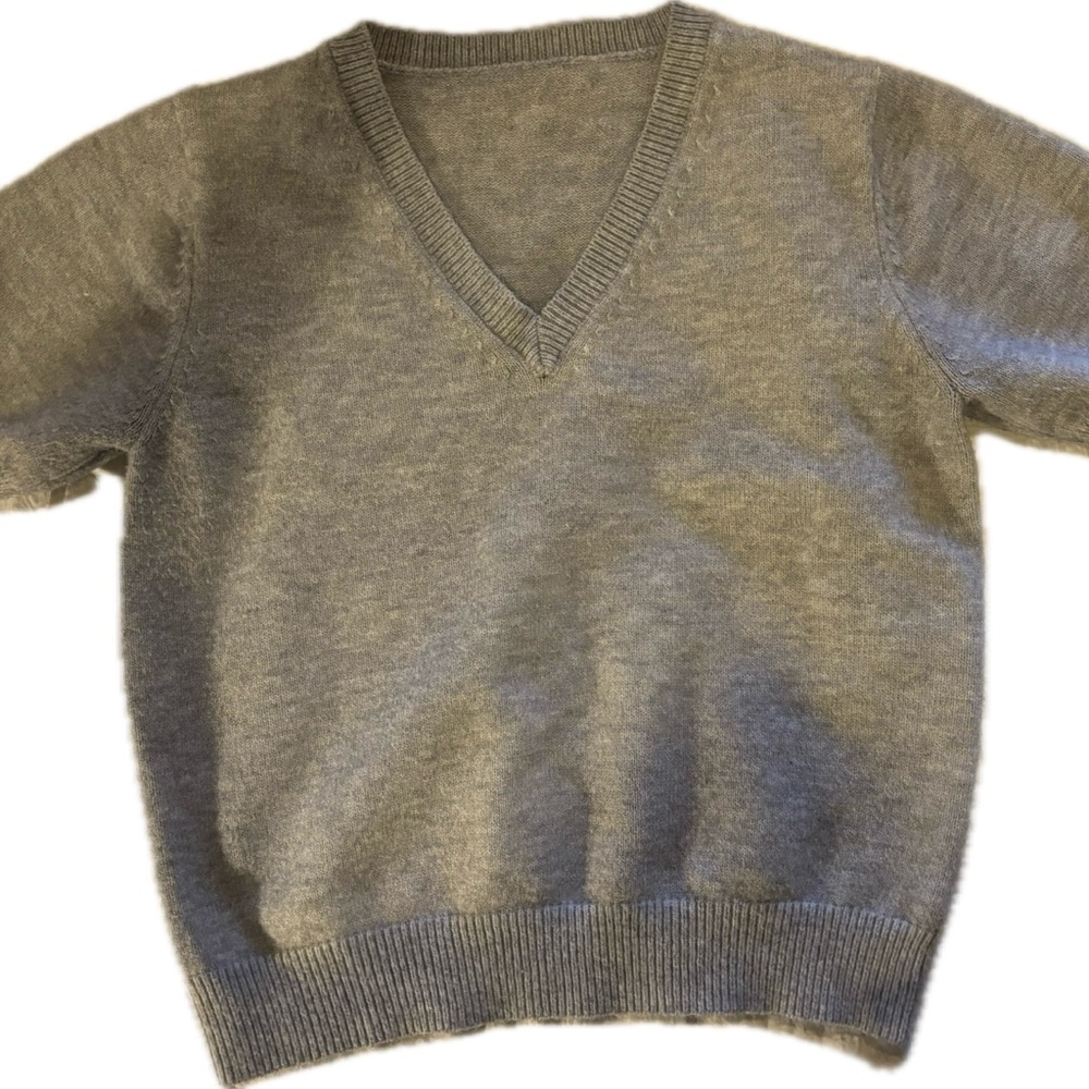 Gray V-Neck short Sleeve Sweater